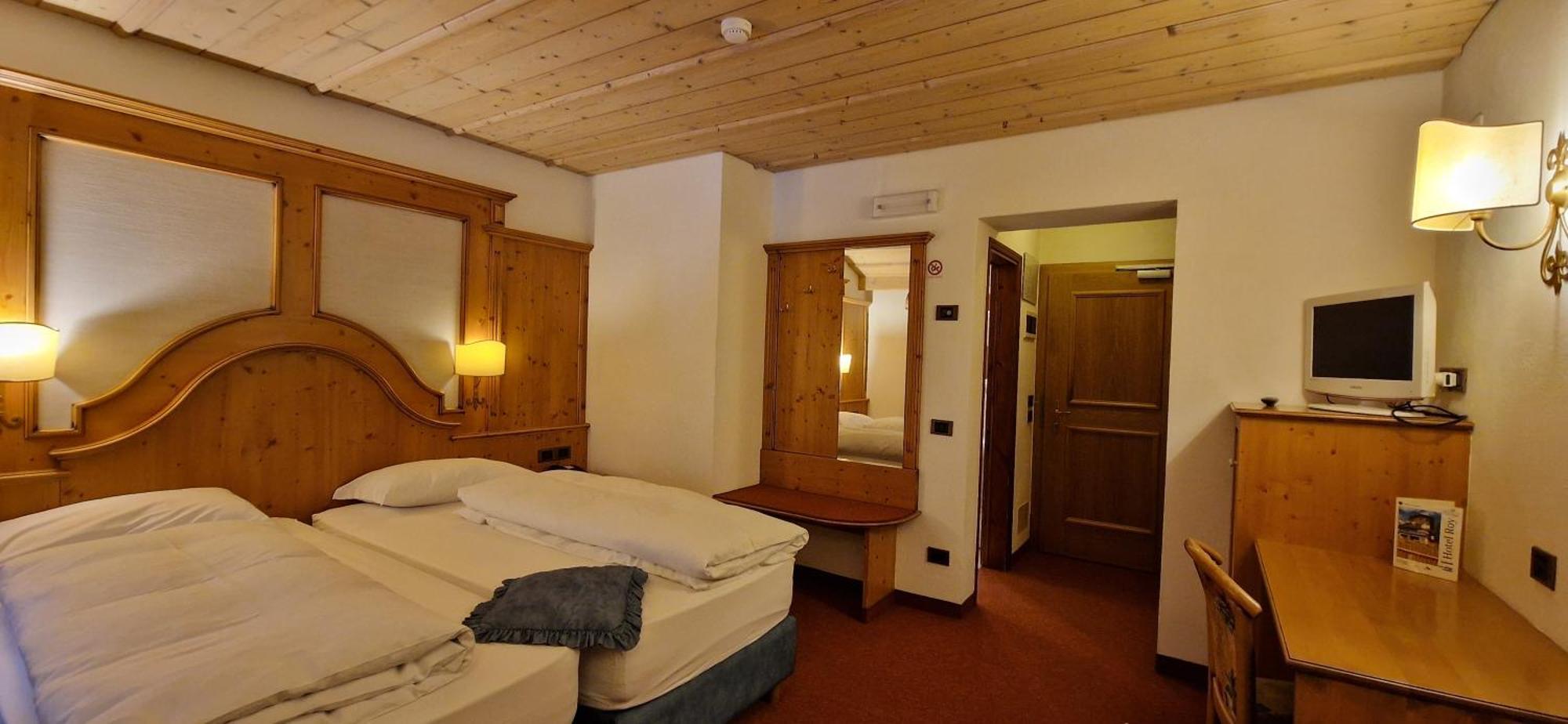 Hotel Roy Мальга-Чапелла Экстерьер фото