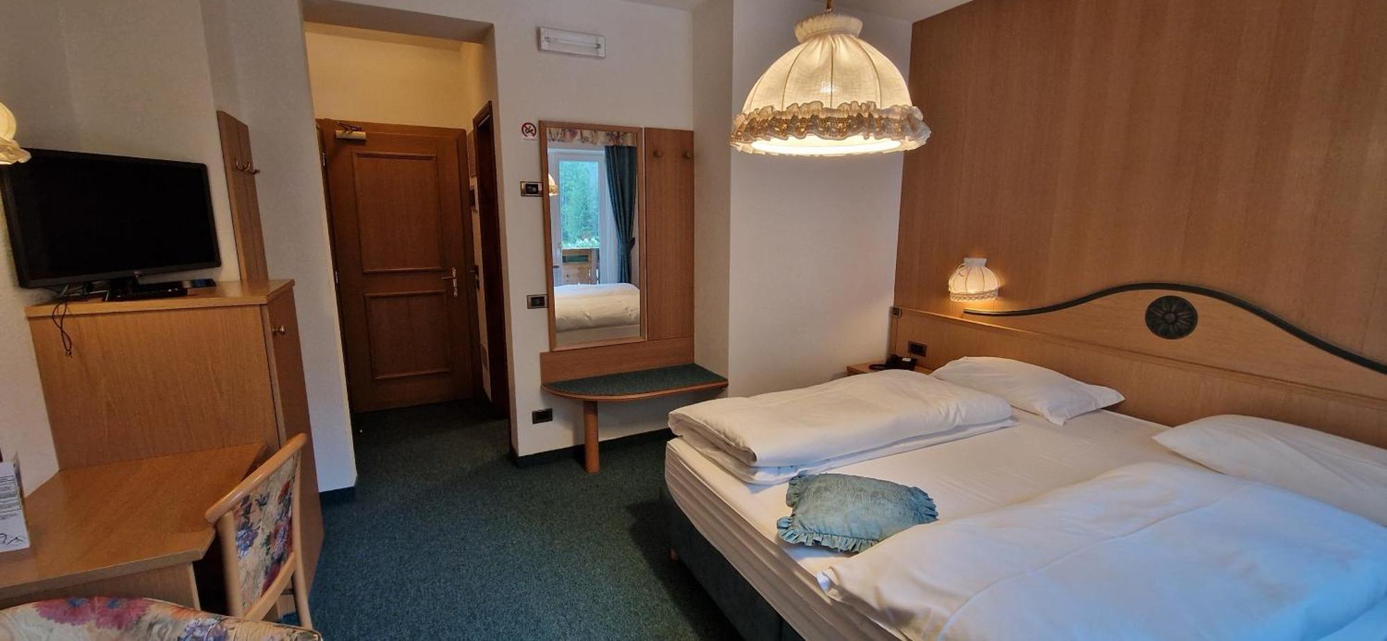 Hotel Roy Мальга-Чапелла Экстерьер фото